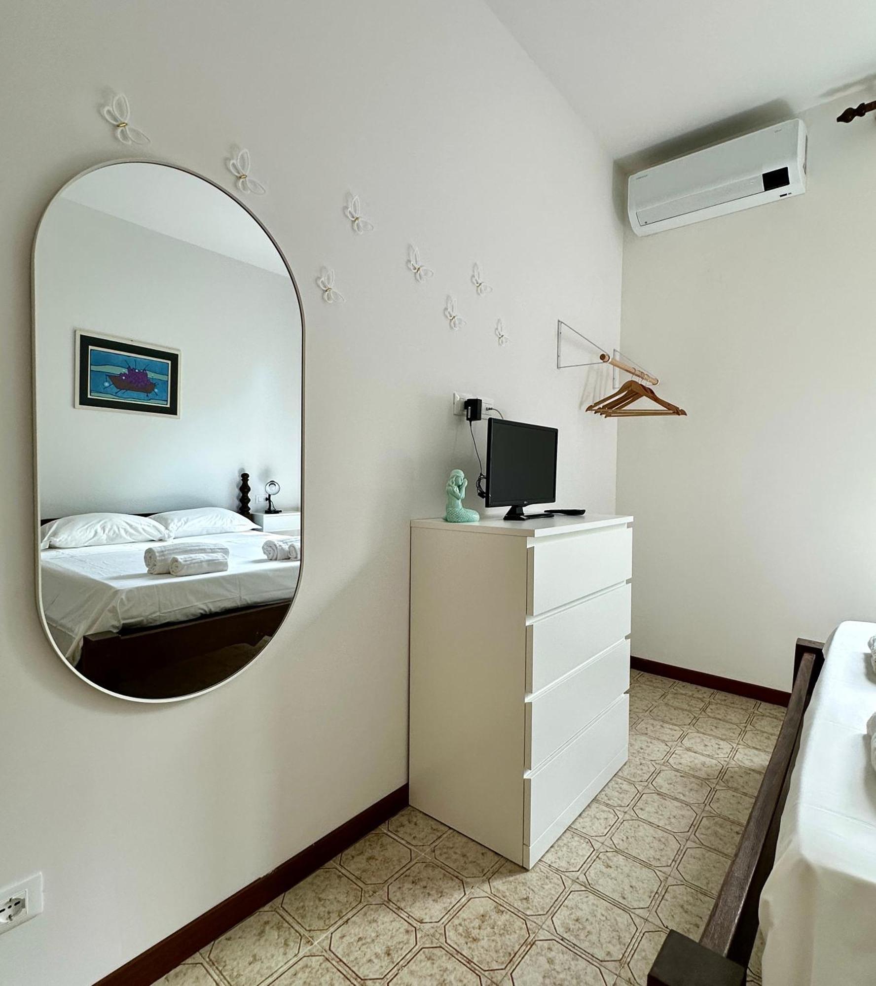 Terrace & Parking - Holiday Home Near Fegina Beach Monterosso al Mare Exterior foto
