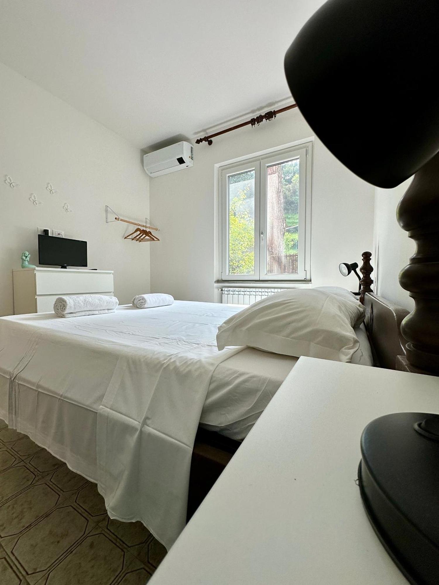 Terrace & Parking - Holiday Home Near Fegina Beach Monterosso al Mare Exterior foto
