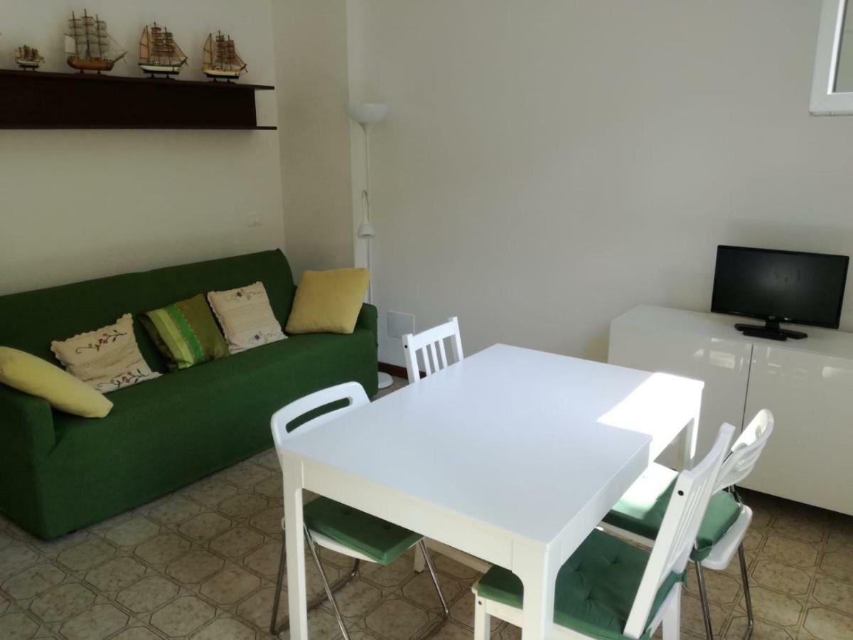 Terrace & Parking - Holiday Home Near Fegina Beach Monterosso al Mare Exterior foto